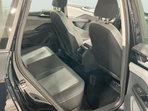Certified 2024 Volkswagen Taos S AWD/4WD image 16
