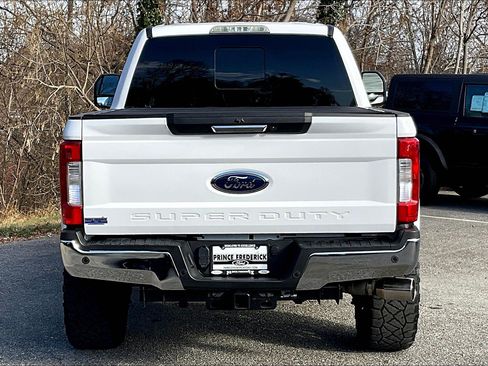 Used 2019 Ford F250 Lariat w/ FX4 Off-Road Package AWD/4WD image 4