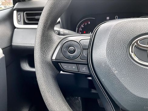 Used 2025 Toyota RAV4 XLE AWD/4WD image 23