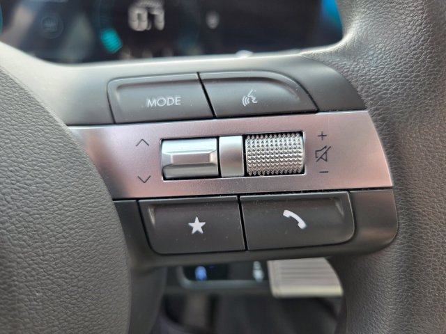 Used 2025 Hyundai Sonata SEL FWD image 31