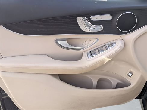 Used 2018 Mercedes-Benz GLC 300 image 13