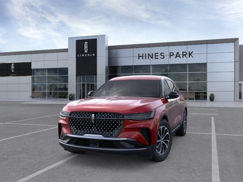 New 2026 Lincoln Nautilus Premier AWD/4WD image 2