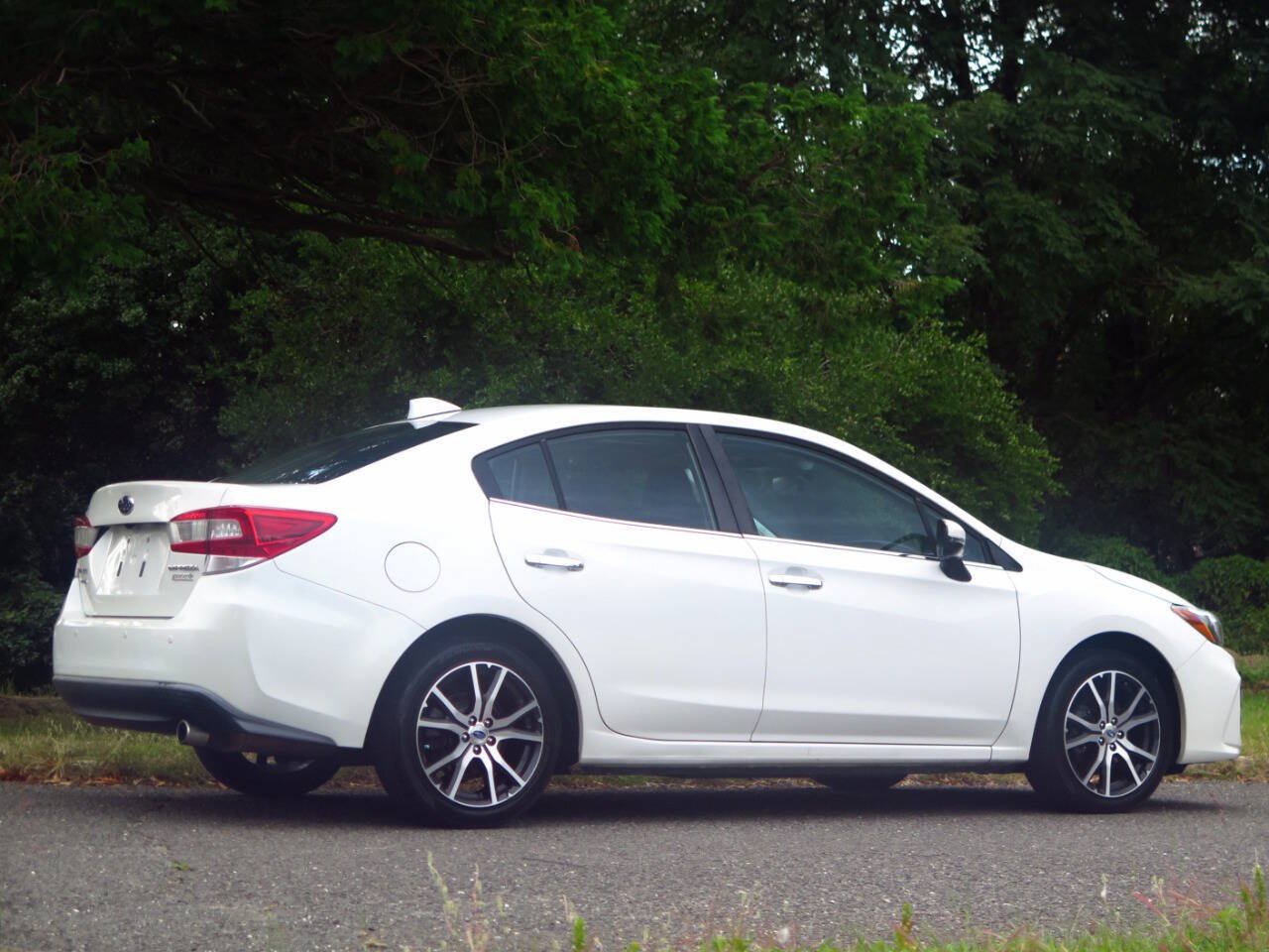 Used 2017 Subaru Impreza 2.0i Limited AWD/4WD image 4
