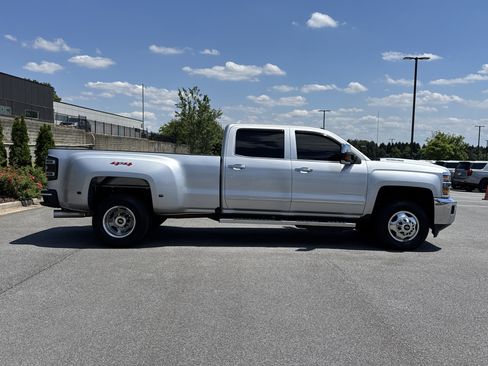 Used 2019 Chevrolet Silverado 3500 LTZ w/ Duramax Plus Package AWD/4WD image 11