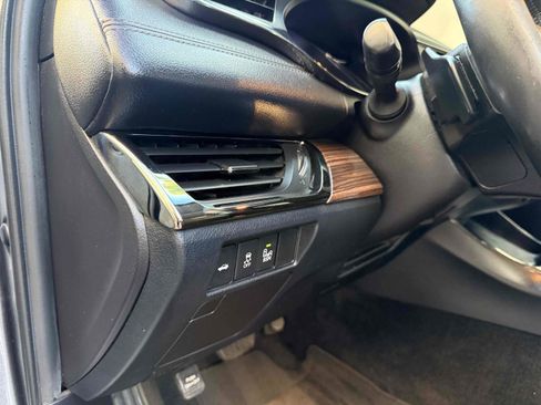 Used 2014 Toyota Avalon Limited image 38