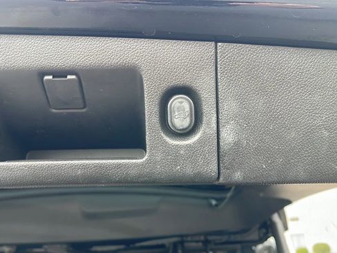 Used 2017 Cadillac Escalade ESV Premium Luxury image 15