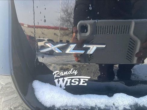 Used 2022 Ford Explorer XLT w/ Equipment Group 202A image 10