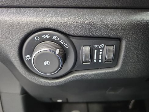 Used 2025 Chrysler Pacifica Select FWD image 26