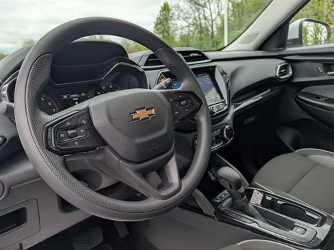 Used 2023 Chevrolet TrailBlazer LT w/ Convenience Package AWD/4WD image 28
