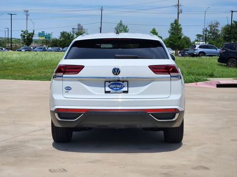 Used 2023 Volkswagen Atlas Cross Sport SE FWD image 6