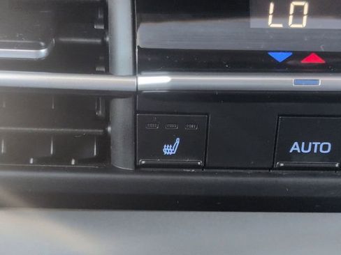 Certified 2023 Toyota Sienna XLE image 23