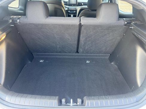 Used 2019 Hyundai Veloster 2.0 image 25