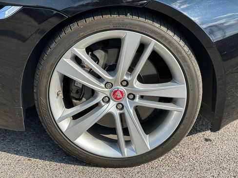 Used 2016 Jaguar F-TYPE Convertible RWD image 31