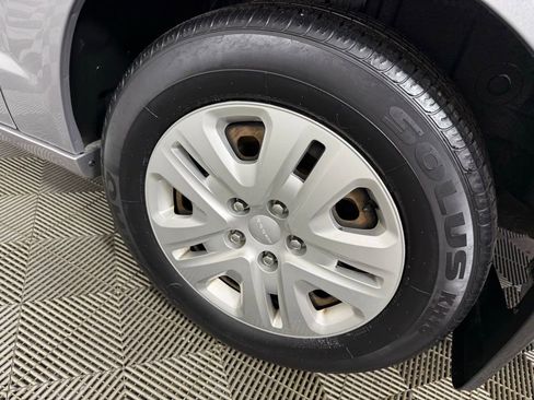 Used 2018 Dodge Grand Caravan SE w/ UConnect Hands-Free Group image 10