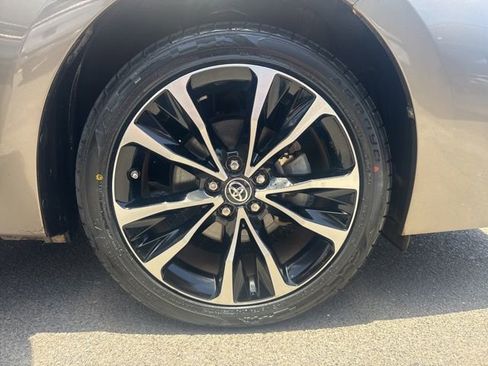Used 2018 Toyota Corolla SE FWD image 14
