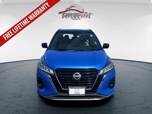 Used 2024 Nissan Kicks SR w/ SR Premium Package FWD image 2