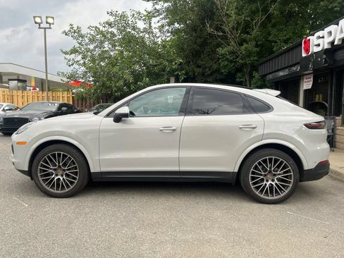 Used 2022 Porsche Cayenne Platinum Edition AWD/4WD image 4