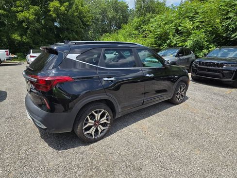 Used 2021 Kia Seltos SX w/ SX Sunroof Package AWD/4WD image 8