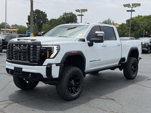 Used 2026 GMC Sierra 2500 Denali Ultimate AWD/4WD image 4