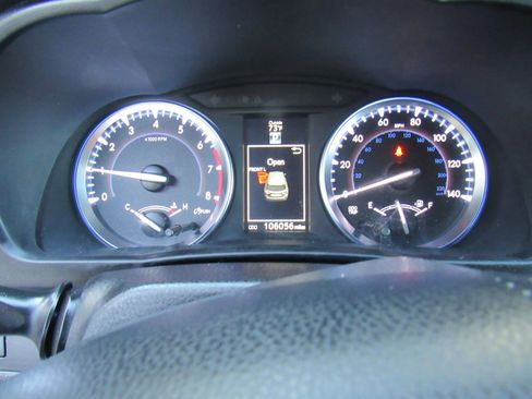 Used 2016 Toyota Highlander XLE w/ Protection Package #3 image 9