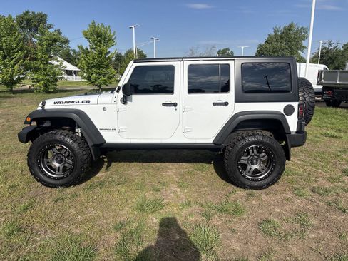Used 2017 Jeep Wrangler Unlimited Sport AWD/4WD image 3