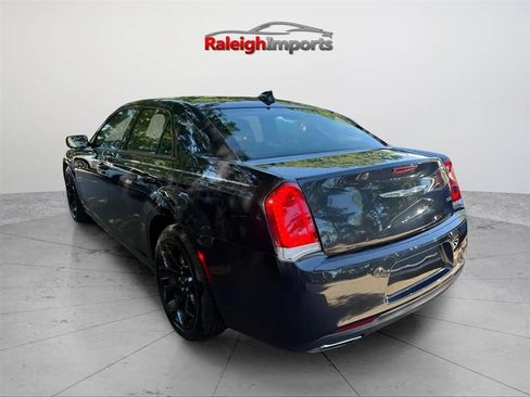 Used 2019 Chrysler 300 Touring w/ Sport Appearance Package RWD image 3