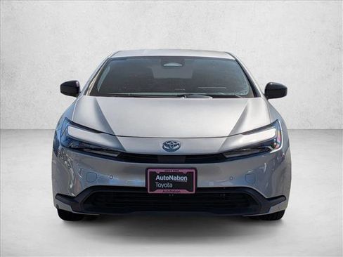 Used 2024 Toyota Prius LE image 2