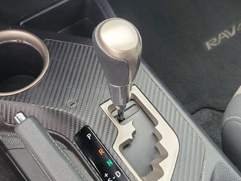 Used 2015 Toyota RAV4 Limited FWD image 27