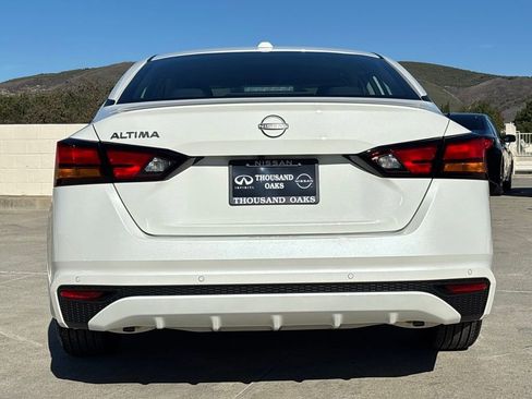 New 2025 Nissan Altima 2.5 SV image 4