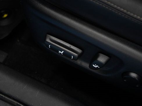 Used 2016 Toyota Prius V Four image 14