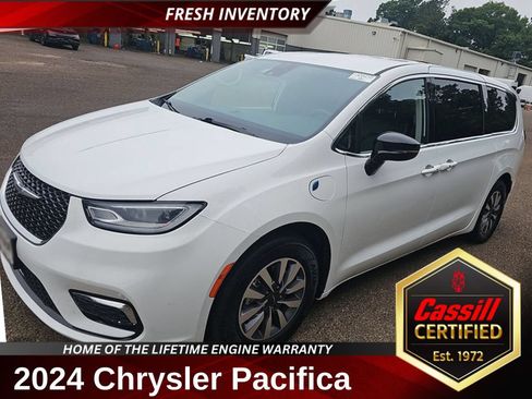 Used 2024 Chrysler Pacifica Limited FWD image 1