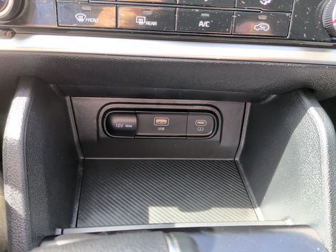 Used 2025 Kia Sportage LX FWD image 23