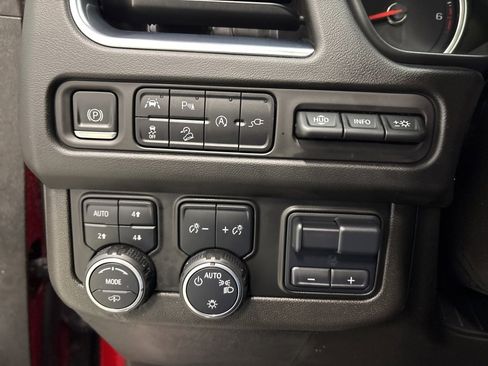 Used 2021 Chevrolet Suburban High Country image 28