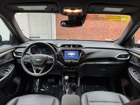 Used 2023 Chevrolet TrailBlazer ACTIV w/ Convenience Package image 12
