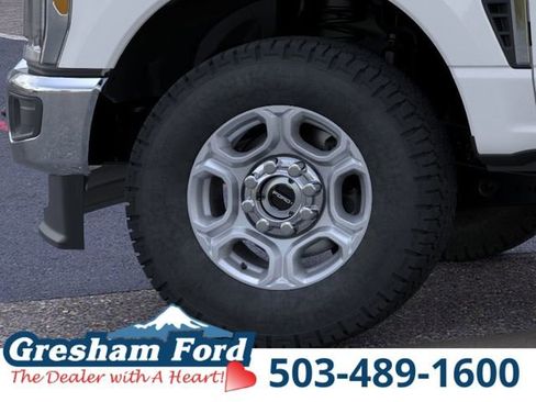 New 2026 Ford F250 XLT w/ FX4 Off-Road Package AWD/4WD image 22