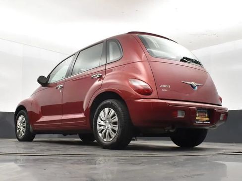 Used 2009 Chrysler PT Cruiser FWD image 12