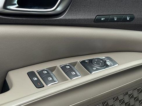New 2026 Kia Carnival EX FWD image 12