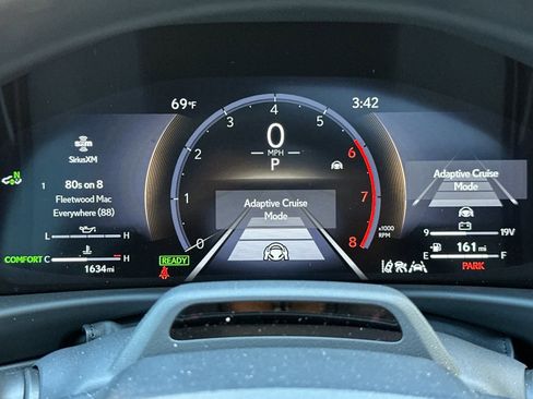 Used 2026 Lexus LX 700h Luxury image 32