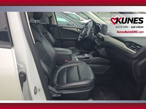 Used 2022 Ford Escape SEL image 8