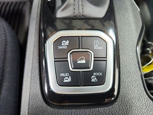 Used 2026 Nissan Frontier SV w/ All-Weather Content Package AWD/4WD image 28