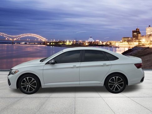 Used 2024 Volkswagen Jetta Sport FWD image 2