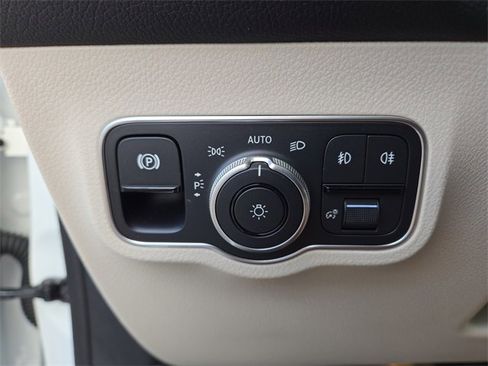 New 2026 Mercedes-Benz GLB 250 4MATIC image 21