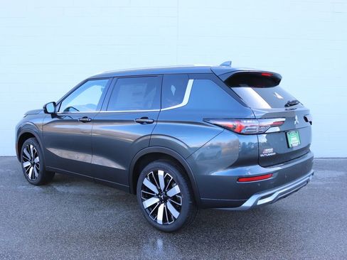 New 2026 Mitsubishi Outlander SEL image 3