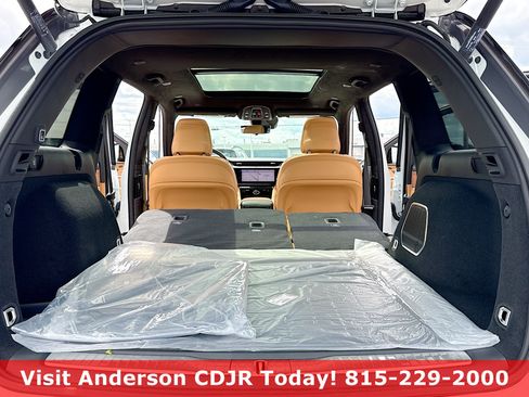 New 2026 Jeep Grand Cherokee Summit w/ Adv Protech Group IV AWD/4WD image 7