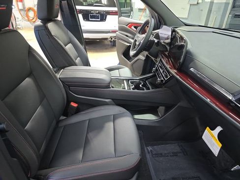 New 2026 Chevrolet Traverse Z71 w/ Driver Confidence Package image 10