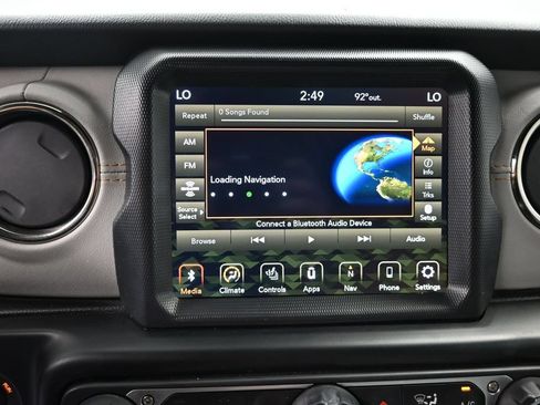 Used 2021 Jeep Wrangler Unlimited Sahara AWD/4WD image 12