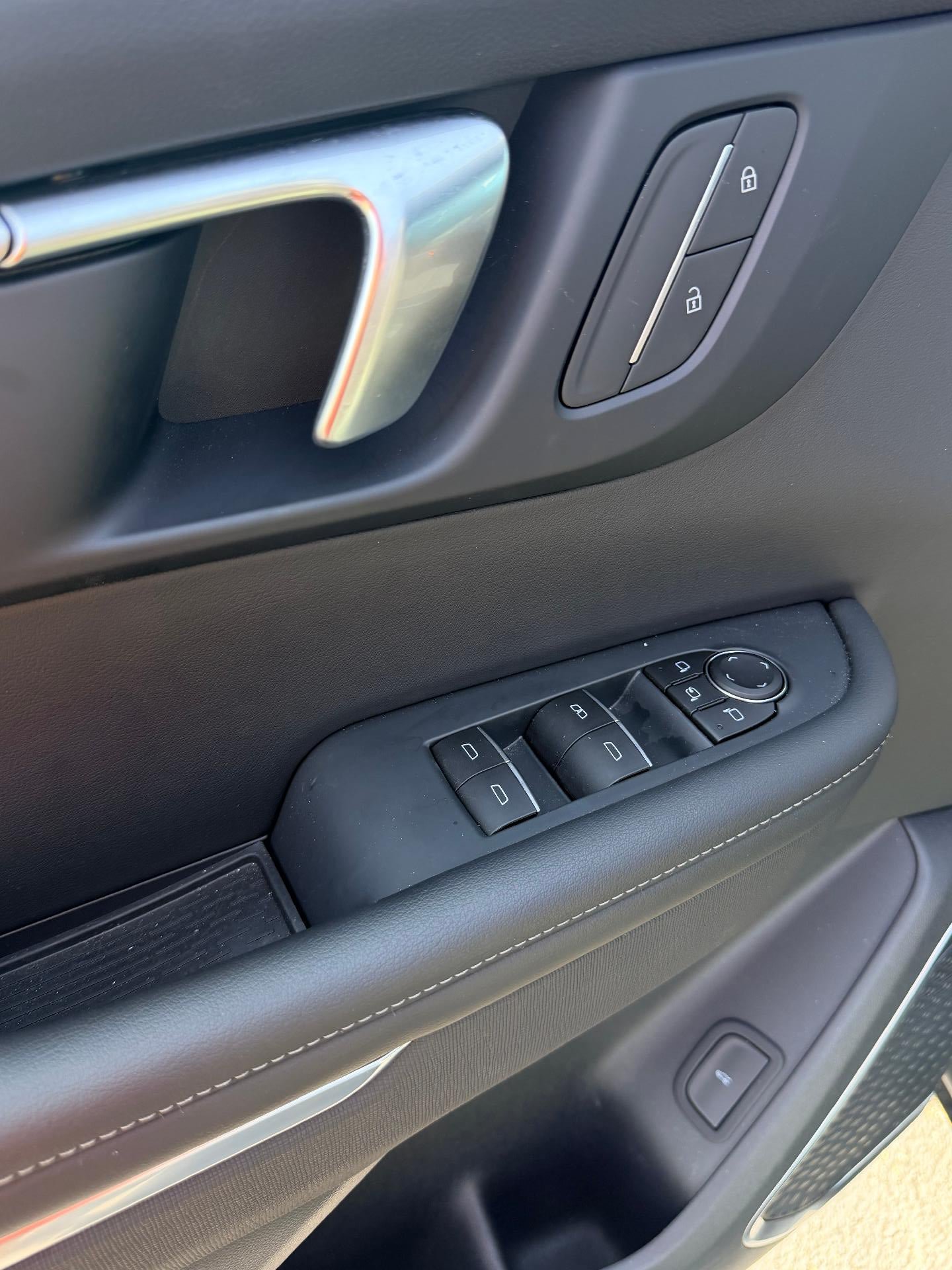 Used 2026 Buick Enclave Sport Touring FWD image 13
