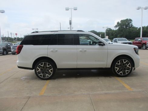 New 2026 Ford Expedition Platinum w/ Platinum Ultimate Package AWD/4WD image 20