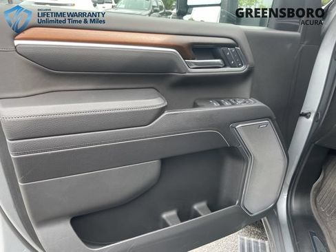 Used 2025 GMC Sierra 2500 Denali w/ Technology Package AWD/4WD image 12