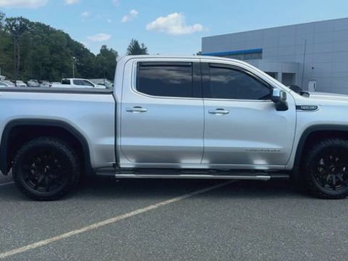 Used 2019 GMC Sierra 1500 SLT w/ SLT Premium Plus Package AWD/4WD image 9